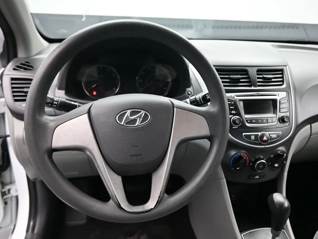 2015 Hyundai Accent GLS photo 19