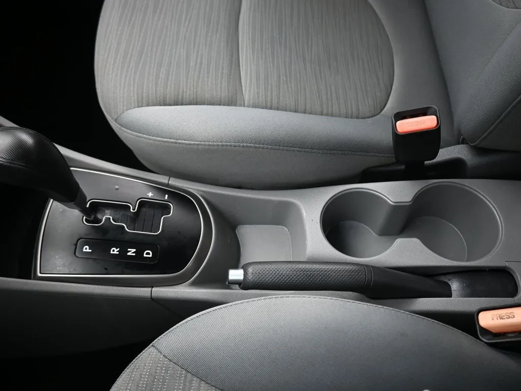 2015 Hyundai Accent GLS photo 7