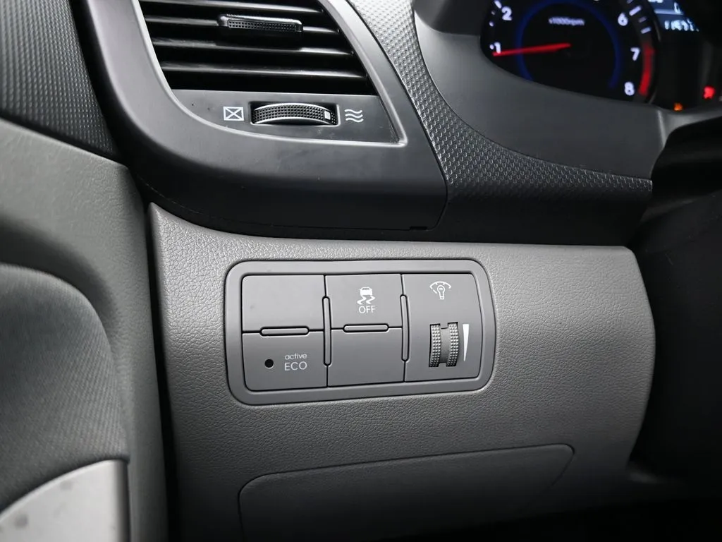 2015 Hyundai Accent GLS photo 36