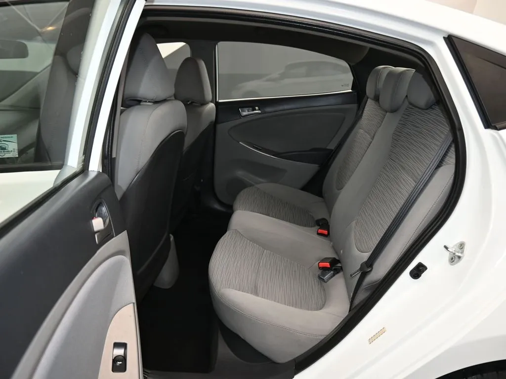 2015 Hyundai Accent GLS photo 38