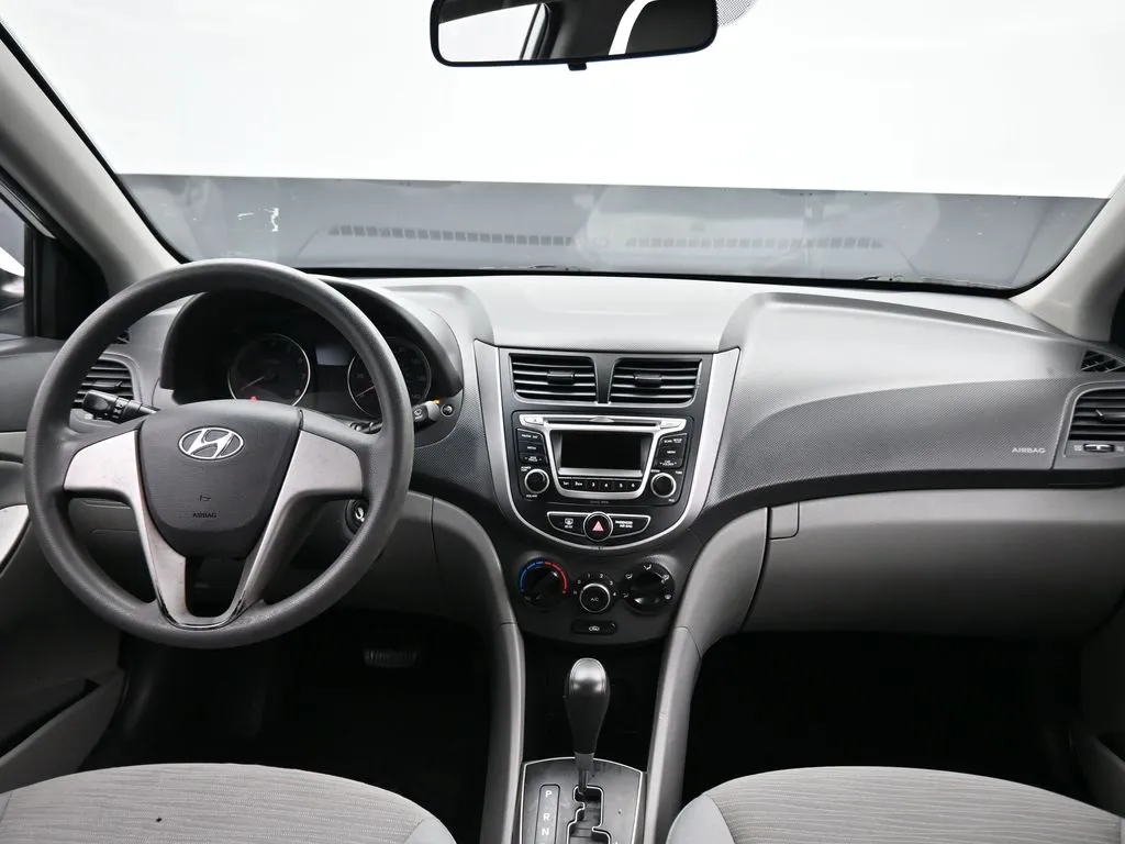 2015 Hyundai Accent GLS photo 24
