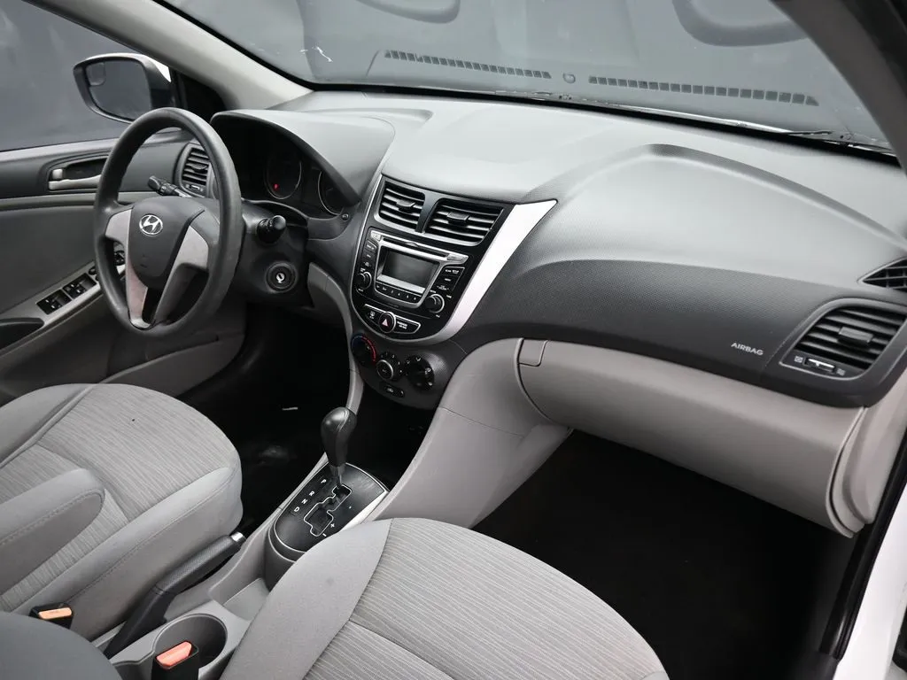 2015 Hyundai Accent GLS photo 39