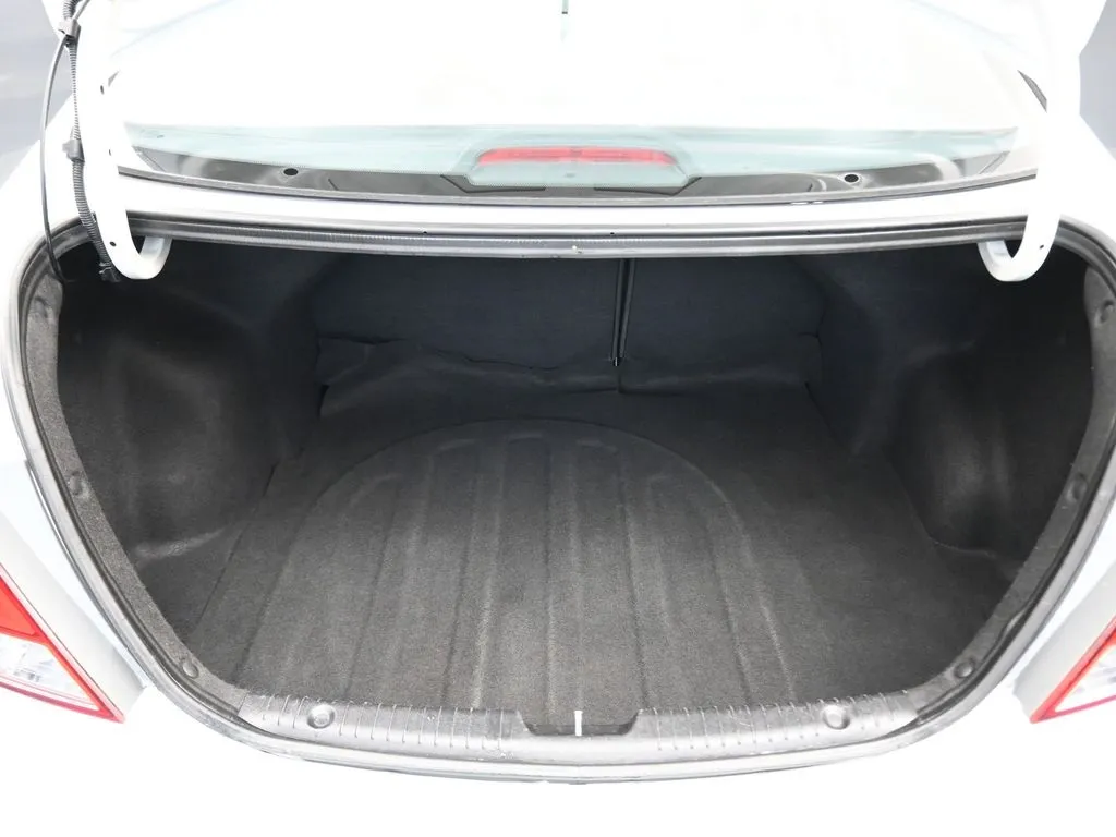2015 Hyundai Accent GLS photo 11