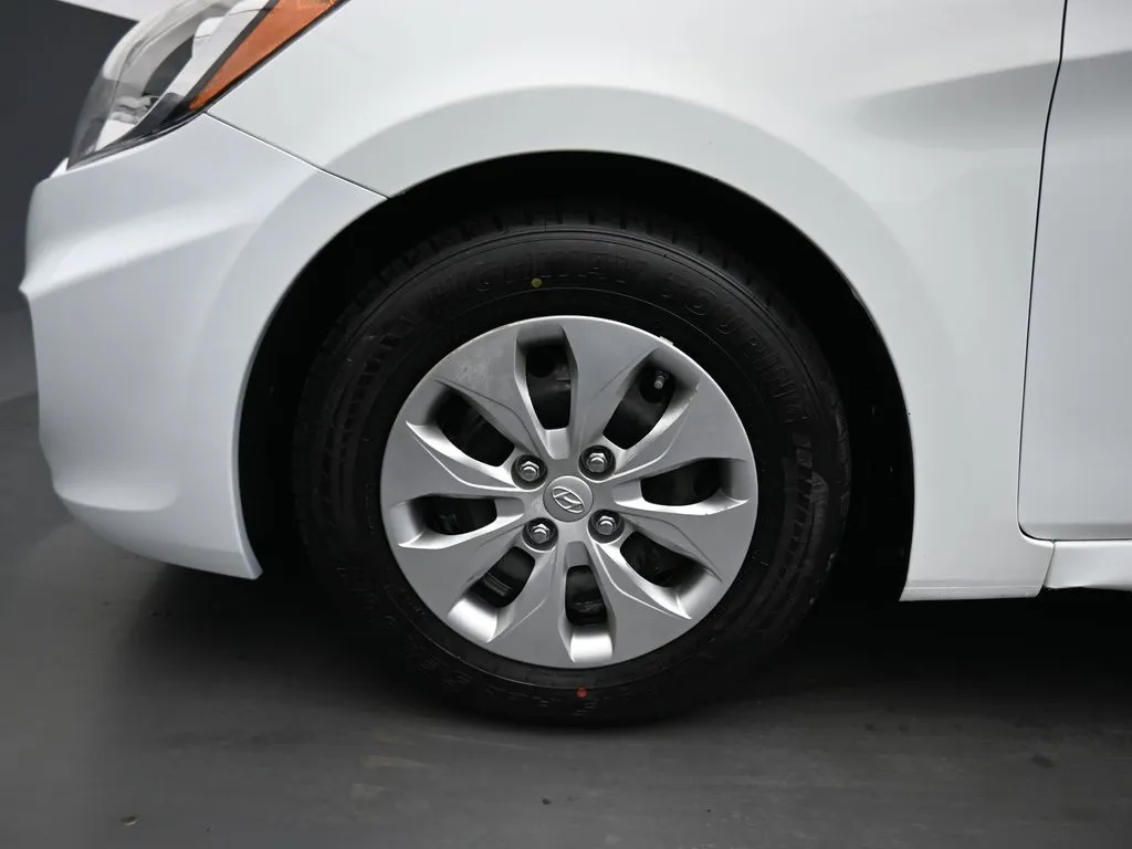 2015 Hyundai Accent GLS photo 27