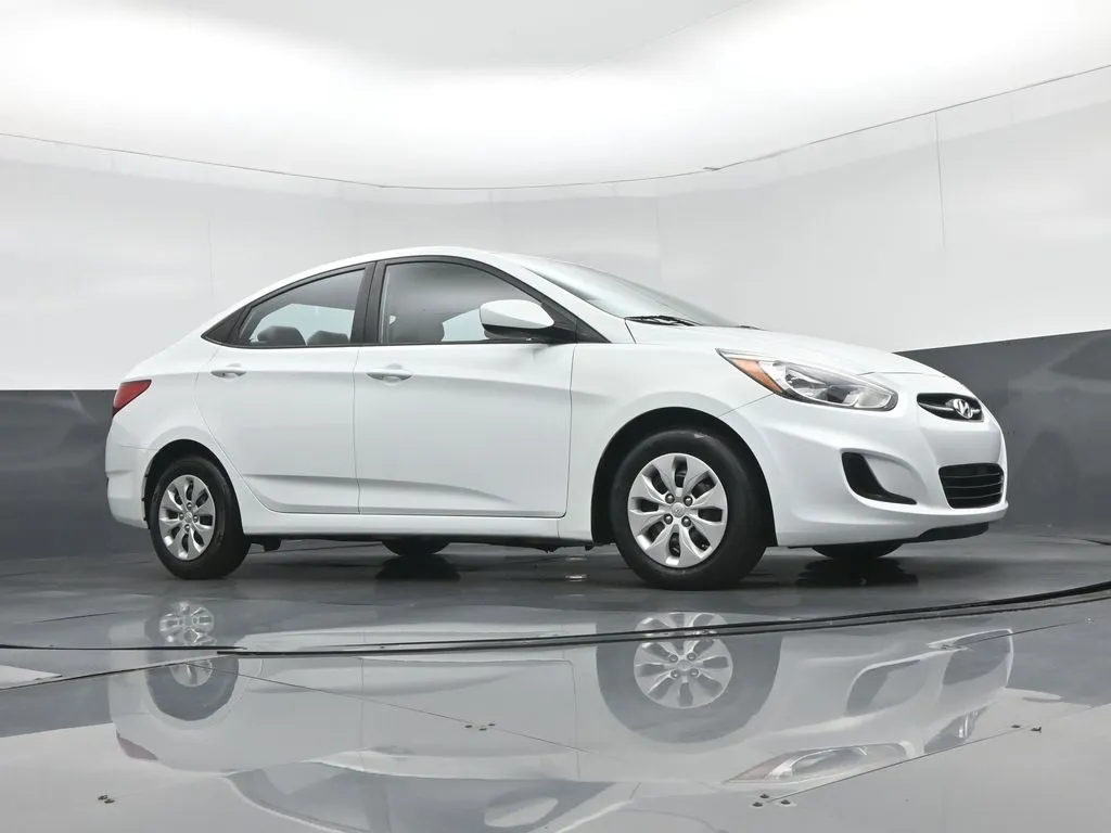2015 Hyundai Accent GLS photo 12