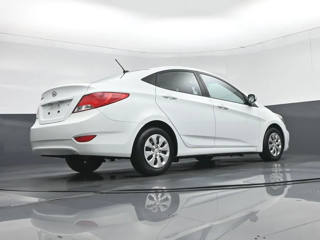 2015 Hyundai Accent GLS photo 13