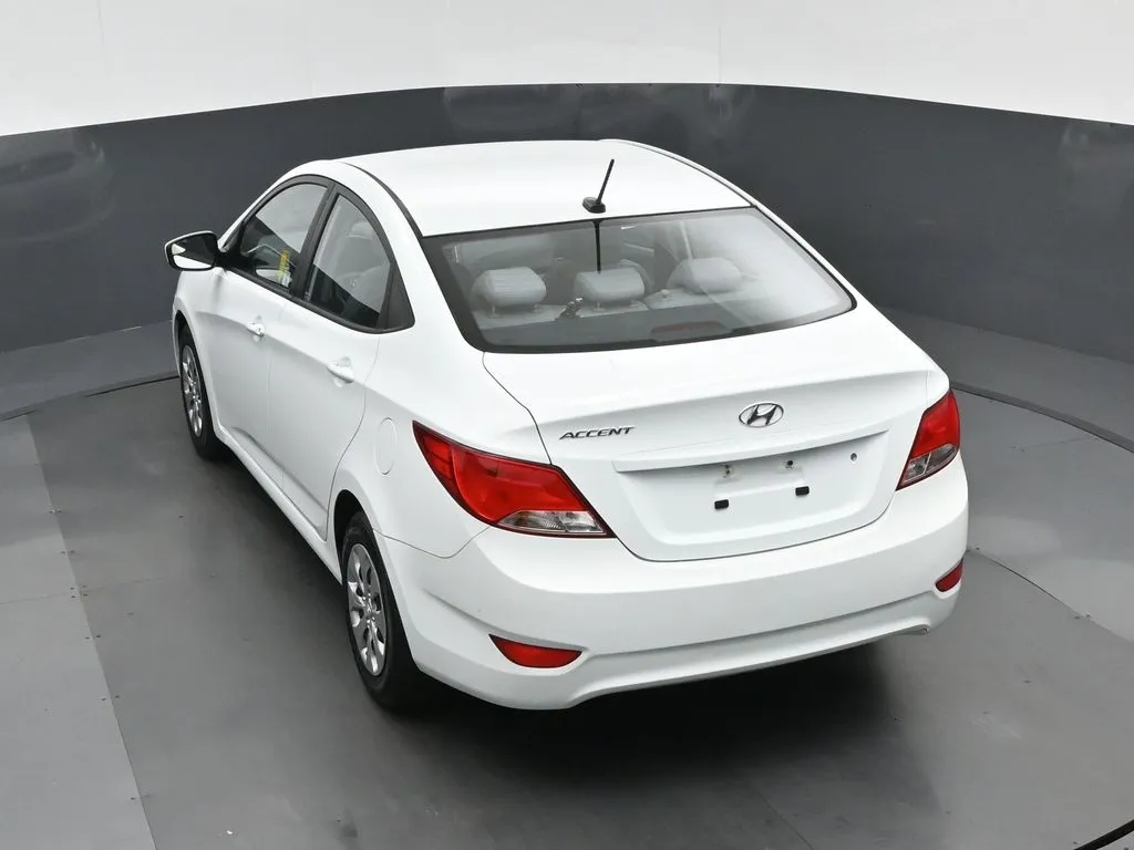 2015 Hyundai Accent GLS photo 14
