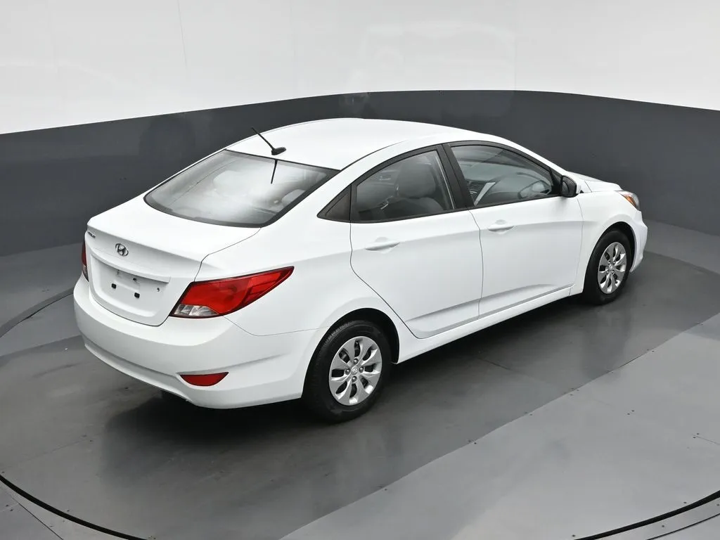 2015 Hyundai Accent GLS photo 30