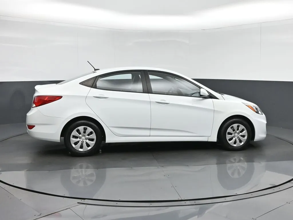 2015 Hyundai Accent GLS photo 17