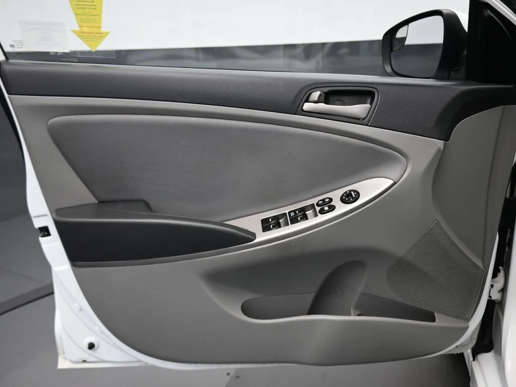 2015 Hyundai Accent GLS photo 33