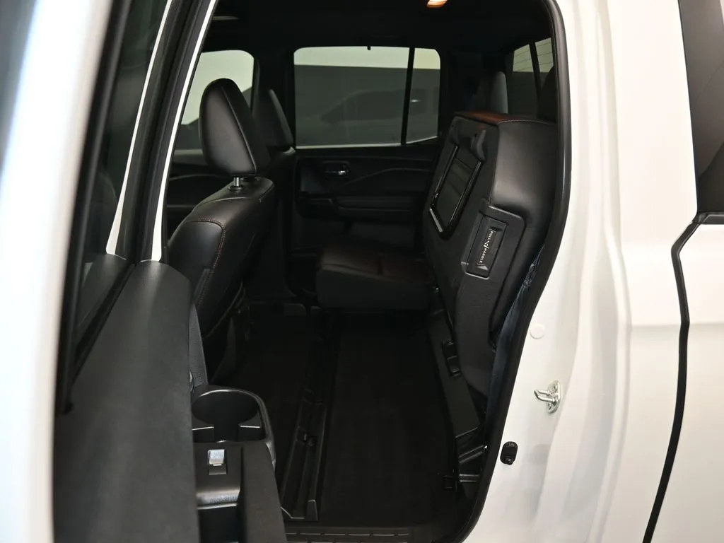 2022 Honda Ridgeline Black Edition photo 34