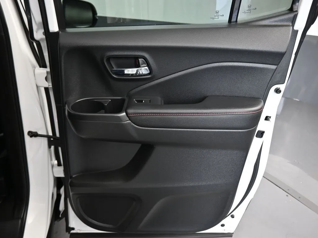 2022 Honda Ridgeline Black Edition photo 35