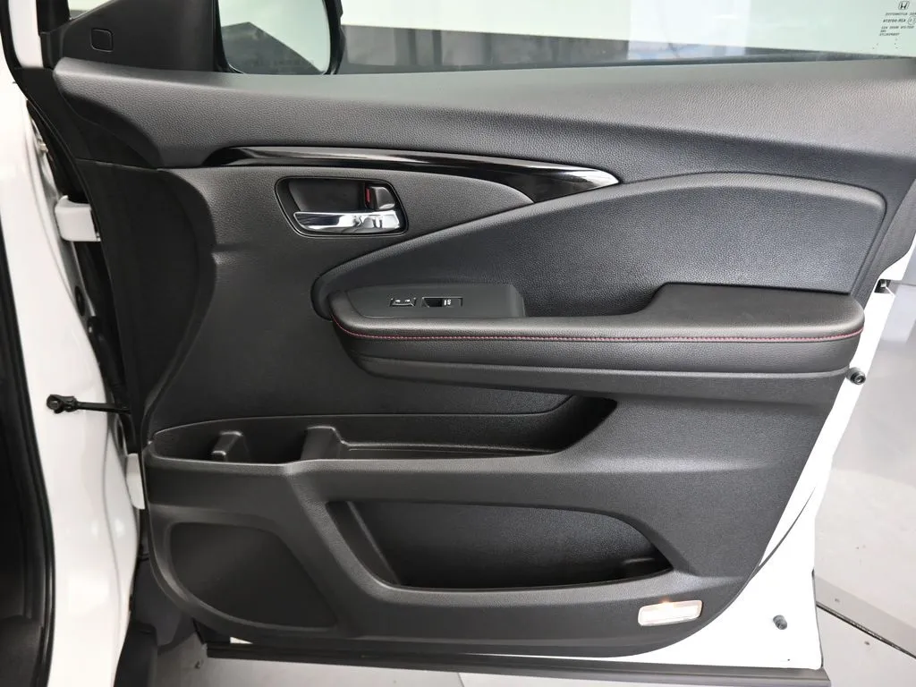 2022 Honda Ridgeline Black Edition photo 37