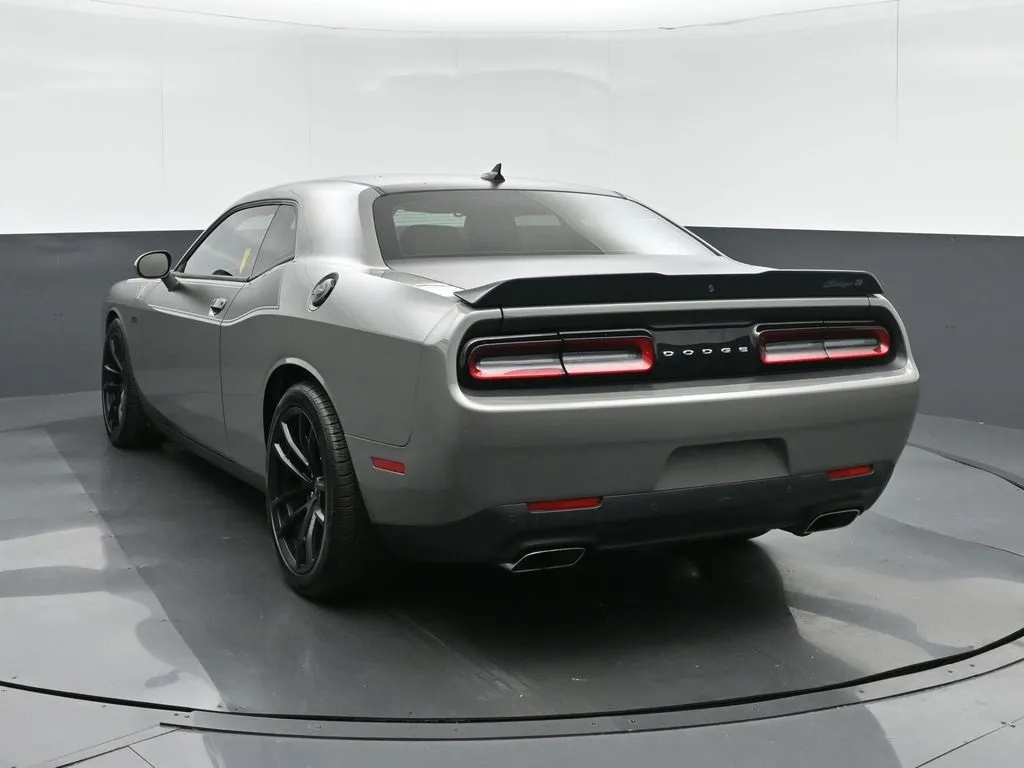 2023 Dodge Challenger R/T Scat Pack photo 18