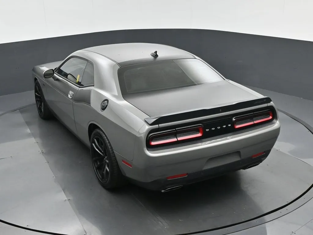 2023 Dodge Challenger R/T Scat Pack photo 16