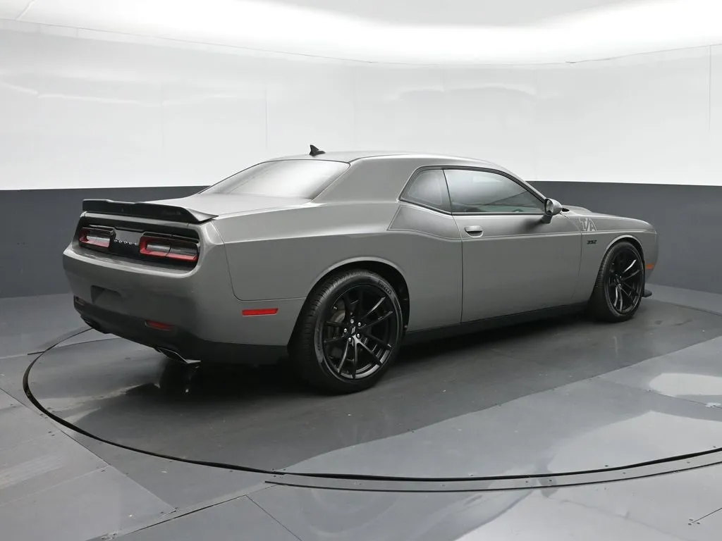 2023 Dodge Challenger R/T Scat Pack photo 3