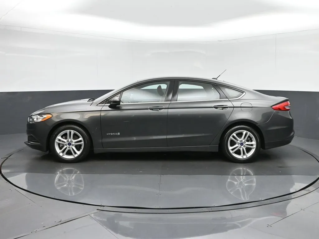 2018 Ford Fusion Hybrid S photo 2