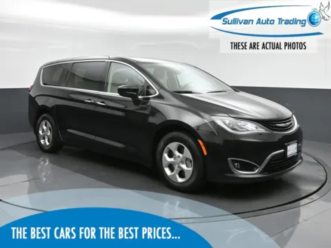 Black 2017 Chrysler Pacifica Hybrid Touring Plus for sale in Fredericksburg, VA