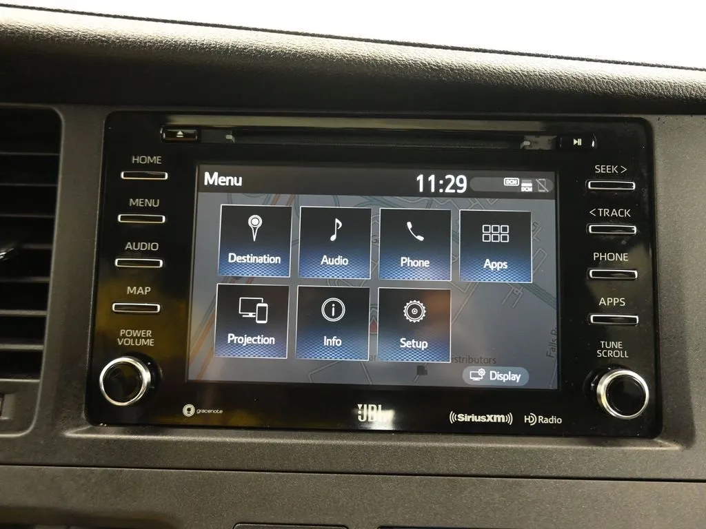 2020 Toyota Sienna SE Premium photo 6