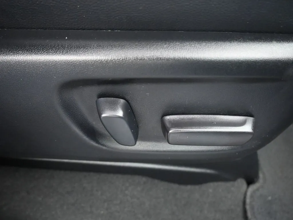 2020 Toyota Sienna SE Premium photo 16