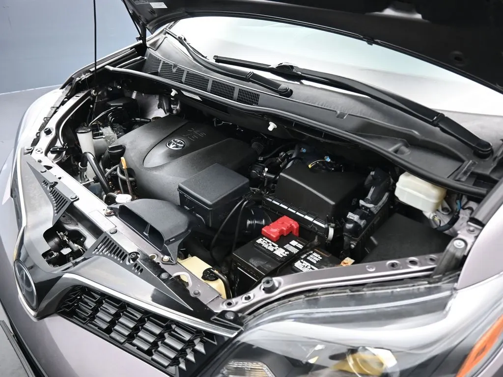 2020 Toyota Sienna SE Premium photo 41