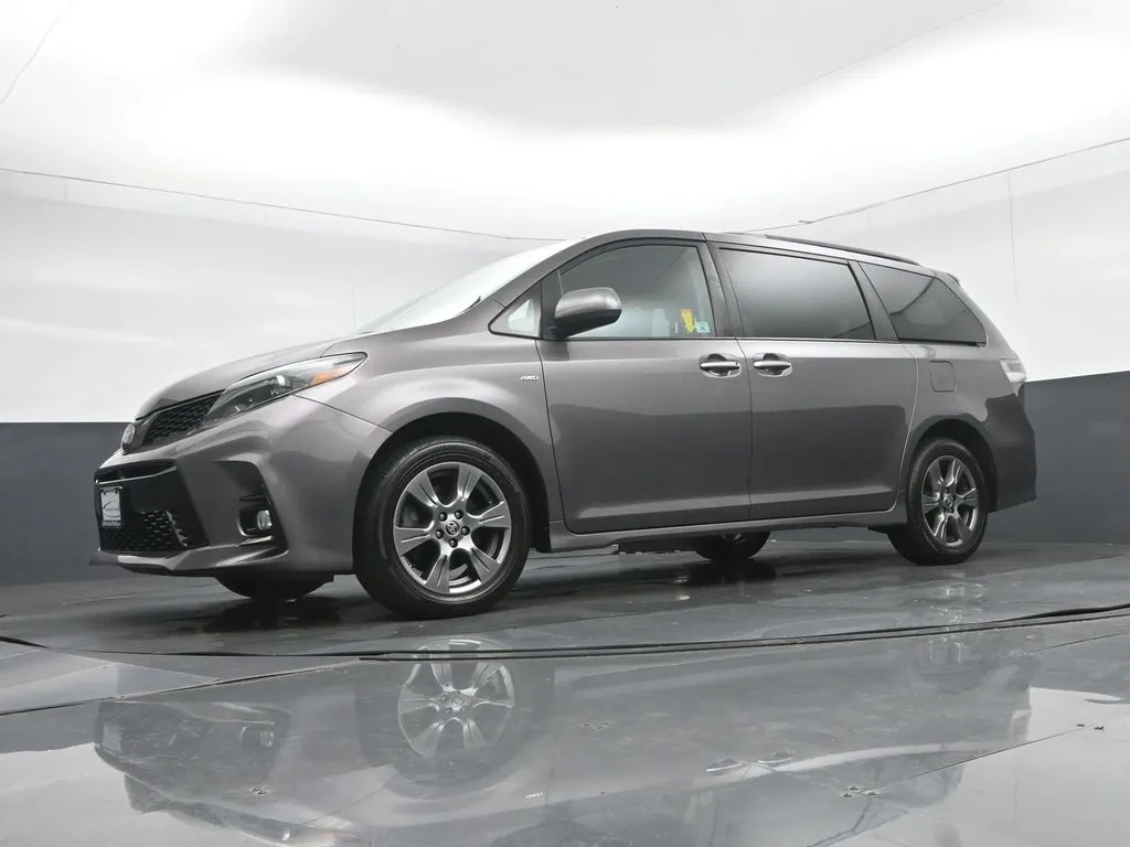 2020 Toyota Sienna SE Premium photo 43