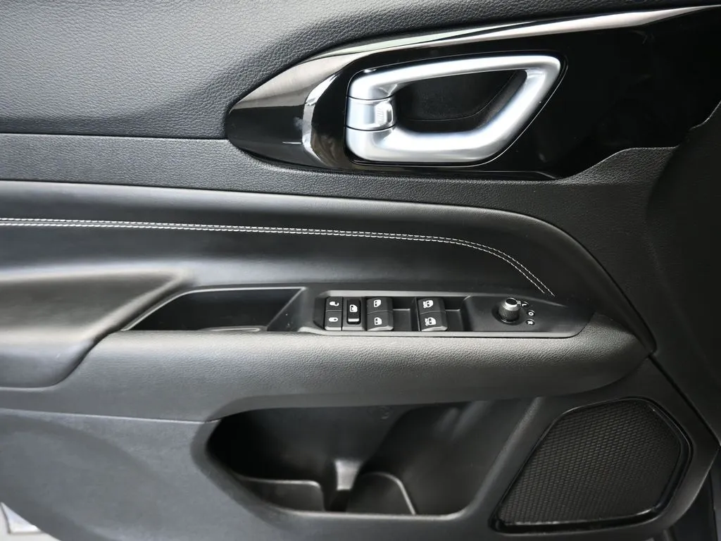 2022 Jeep Compass Altitude photo 4