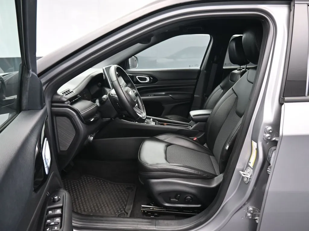 2022 Jeep Compass Altitude photo 26
