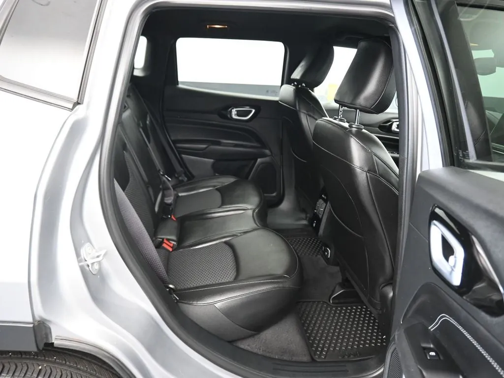 2022 Jeep Compass Altitude photo 14