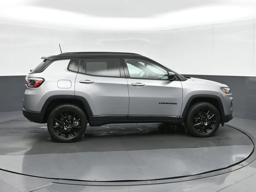 2022 Jeep Compass Altitude photo 25