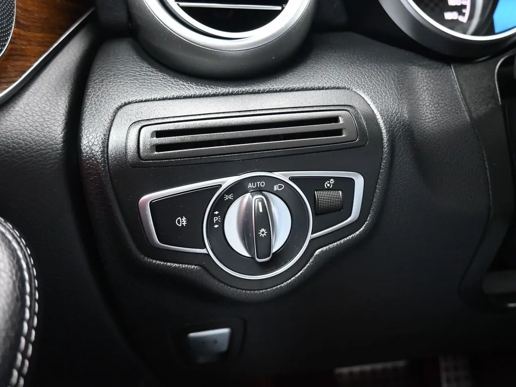 2020 Mercedes Benz GLC 43 AMG photo 18