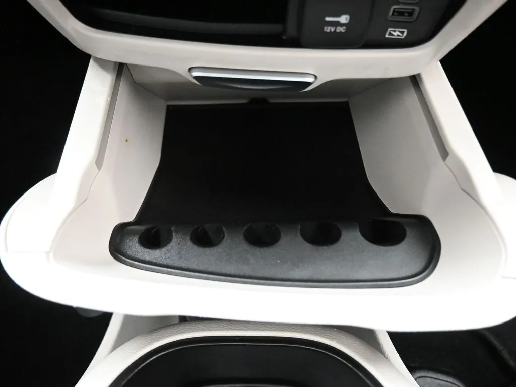 2022 Chrysler Pacifica Touring L photo 8