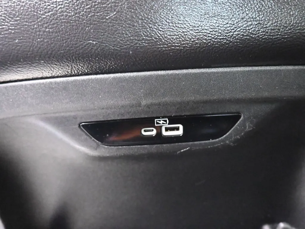 2022 Chrysler Pacifica Touring L photo 11