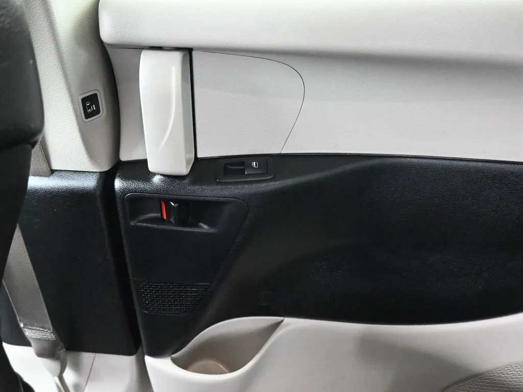 2022 Chrysler Pacifica Touring L photo 12