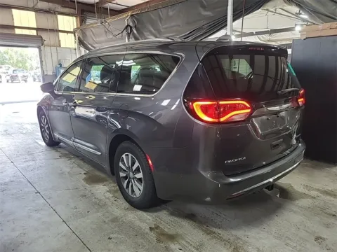 More photos of 2020 Chrysler Pacifica Hybrid Limited at Sullivan Auto Trading Fredericksburg, VA
