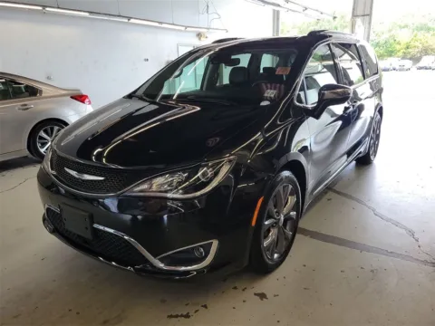 More photos of 2020 Chrysler Pacifica Limited at Sullivan Auto Trading Fredericksburg, VA