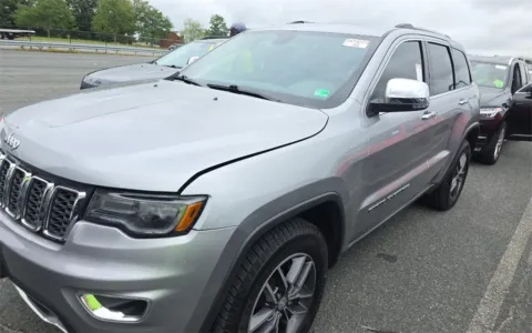 More photos of 2018 Jeep Grand Cherokee Limited at Sullivan Auto Trading Fredericksburg, VA