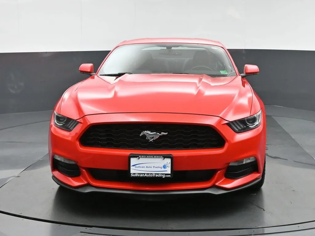 2017 Ford Mustang V6 photo 4