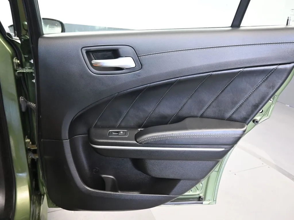 2021 Dodge Charger R/T Scat Pack photo 11