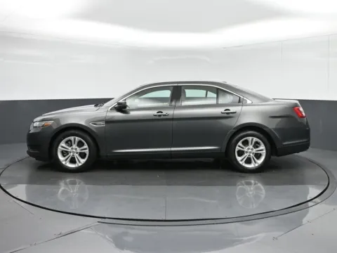 More photos of 2018 Ford Taurus SE at Sullivan Auto Trading Fredericksburg, VA