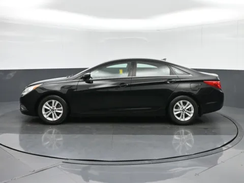 More photos of 2013 Hyundai Sonata GLS at Sullivan Auto Trading Fredericksburg, VA