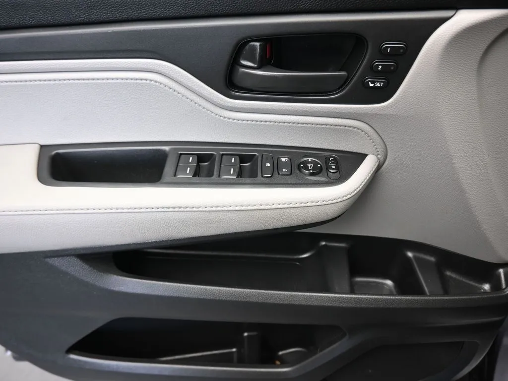 2019 Honda Odyssey EX-L photo 3
