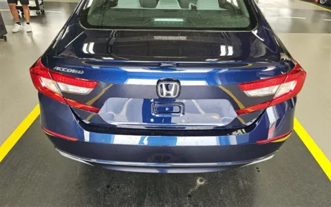 More photos of 2018 Honda Accord LX at Sullivan Auto Trading Fredericksburg, VA
