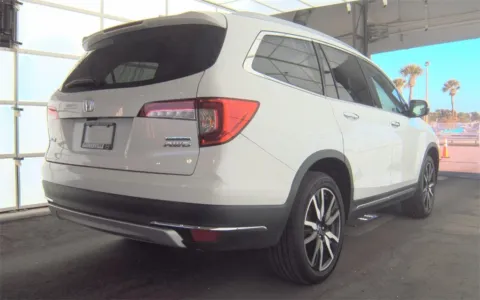 More photos of 2020 Honda Pilot Touring at Sullivan Auto Trading Fredericksburg, VA