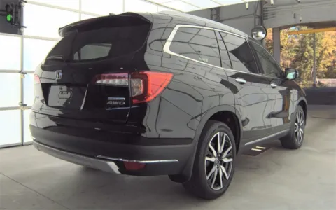 More photos of 2019 Honda Pilot Touring at Sullivan Auto Trading Fredericksburg, VA