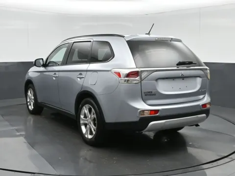 More photos of 2015 Mitsubishi Outlander SE at Sullivan Auto Trading Fredericksburg, VA