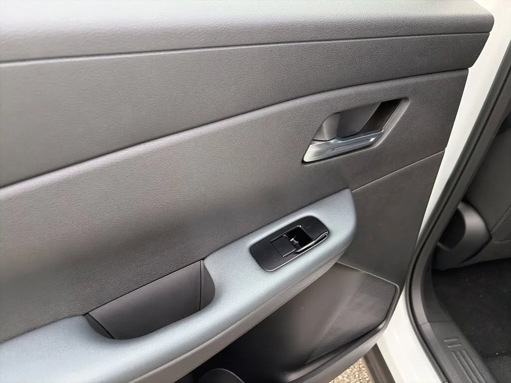 2026 Nissan LEAF SV+ - Photo 19