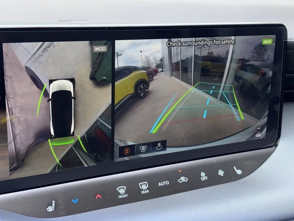 2026 Nissan LEAF Platinum+ - Photo 11