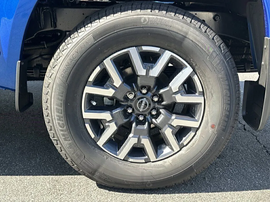 2026 Nissan Frontier SV - Photo 9
