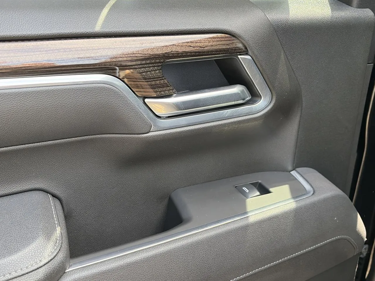 2025 Chevrolet Silverado 1500 LT - Photo 24